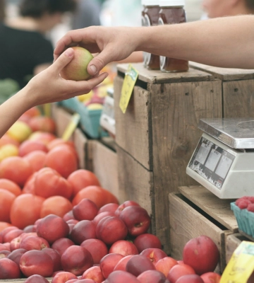 В Україні можуть подорожчати продукти : на скільки піднімуться ціни