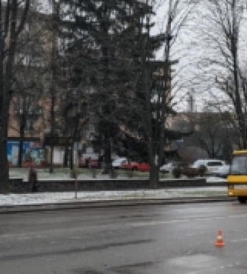 У Рівному під колеса авто потрапила малолітня пішохідка