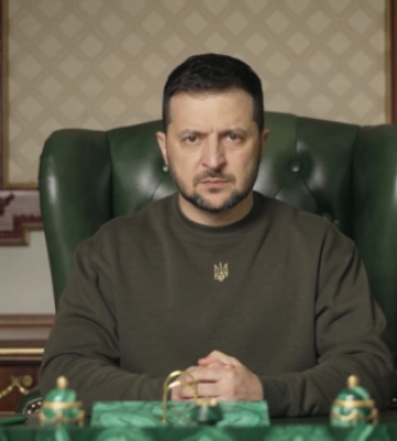 Перші хвилини після влучання: у мережі показали, як люди втікали з місця прильоту в Дніпрі