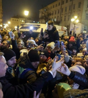 Украинцы во Львове встретили Дуду овациями — видео