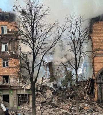 В Запорожье ночью прогремели взрывы: пострадала инфраструктура и дома
