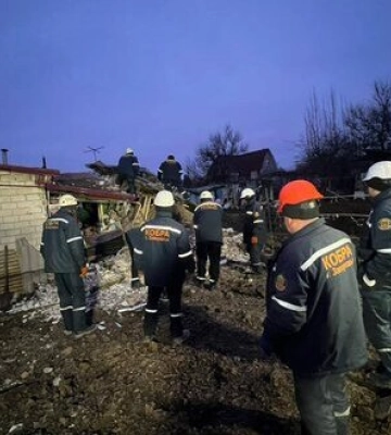 Наслідки нічного обстрілу Запоріжжя: пошкоджень та руйнувань зазнали будинки одного з приватних секторів міста. ФОТОрепортаж