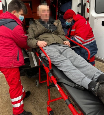 Поїхав з дому і втратив пам&amp;#039;ять: у лісі на межі з Волинню у мікроавтобусі знайшли чоловіка