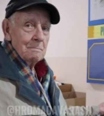 Пенсіонер-волонтер із Вараша передав на потреби військових ще 10 тисяч гривень своїх заощаджень