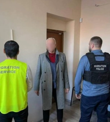 Закарпатські поліцейські спільно з міграційною службою притягнули до відповідальності росіянина, який незаконно проживав в&amp;hellip;
