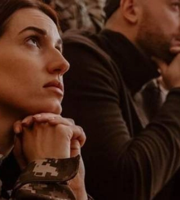 Мене проклинають, – вагітна Євгенія Емеральд після госпіталізації відповіла на хейт