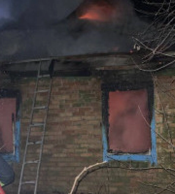 На Київщині під час ліквідації пожежі рятувальники виявили тіло загиблого чоловіка