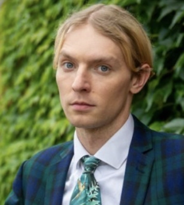 Український гуморист, який пройшов пішки з Києва до Херсона, зібрав понад два мільйони гривень