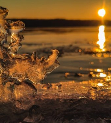 Крижана казка - фотограф зняла зимову красу річки Дніпро в Запоріжжі
