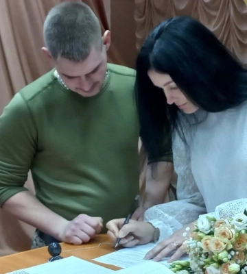 &quot;Ми дуже цього хотіли&quot;: під час відпустки волинський військовий встиг освідчитися та одружитися