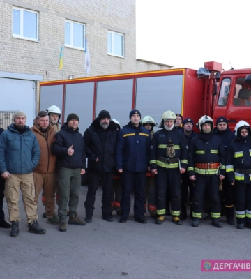 Жадан і Абрамічев привезли в Дергачі під Харковом пожежну машину з Німеччини