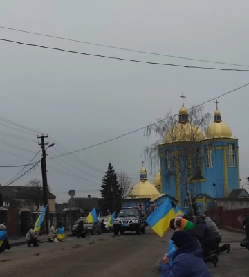 Зійшлося чи не все місто: на Волині попрощалися із Героєм Романом Букалом