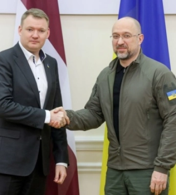 Шмыгаль и спикер парламента Латвии обсудили финансовую и гуманитарную помощь Украине