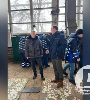 В Днепре директор департамента ЖКХ проинспектировал работу котельной и проверил ремонт теплотрассы