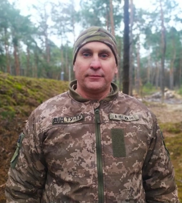 Волинський військовий, який фанатіє від залізниці, після народження внучки став Дідом Ту-Ту