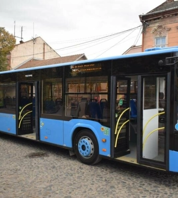 В Ужгороді відновлюється посадка та висадка пасажирів на зупинці біля хімфаку