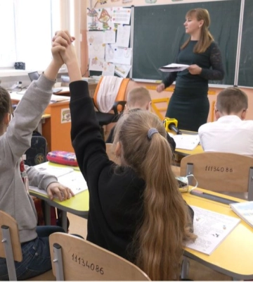 Більшість шкіл на Волині продовжують працювати в змішаній формі