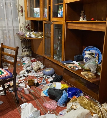 На Роменщині троє молодиків вчинили розбійний напад на бабусю