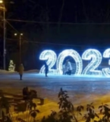 Рівненські електрики відремонтували ілюмінації в парку Шевченка