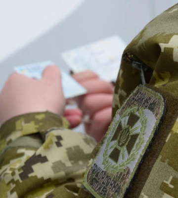 Пограничники задержали сторонника &quot;русского мира&quot; и предпринимателя, помогавшего оккупантам. ФОТОрепортаж