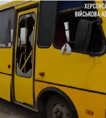 Росіяни у Херсоні обстріляли базу комунального транспорту