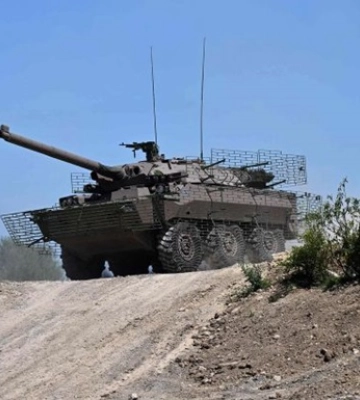 Франція сказала, коли планує передати Україні танки AMX-10RC