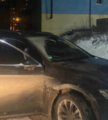 У Києві поліцейські затримали чоловіка, який намагався вкрасти авто у таксиста