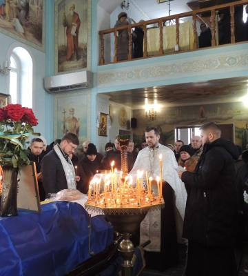 Три громади на Рівненщині у жалобі: в останню дорогу провели загиблих захисників
