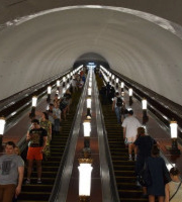 “Київський метрополітен” на 7 млн гривень планує закупити поручнів