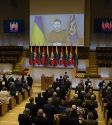 Україні потрібні постачання важкої зброї та міжнародний трибунал над агресором – Зеленський у виступі перед парламентом Литви