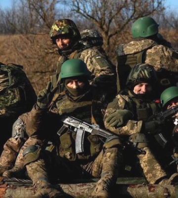Українці найбільше довіряють ЗСУ, Зеленському та волонтерам - опитування