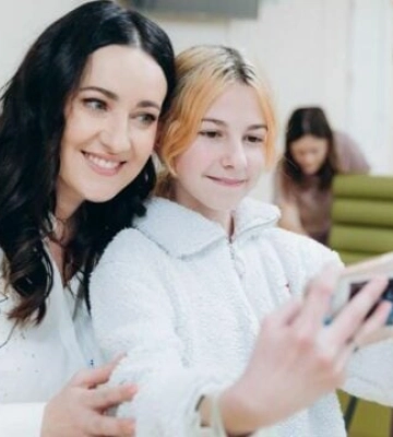 Дивом вціліла після удару по вокзалу Краматорська: в Охматдиті проходить лікування 13-річна Катя