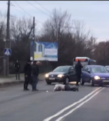 Чоловік, якого збили у Луцьку на Львівській, у важкому стані