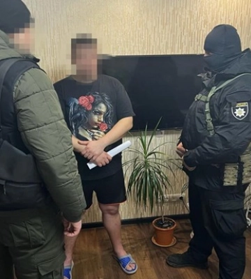 На Полтавщині затримали наркоторговців, що тримали в страху місцевих жителів