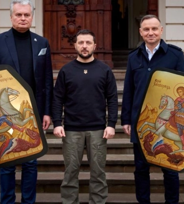 Зеленський у Львові подарував  президентами Польщі та Литви ікони на бронеплитах