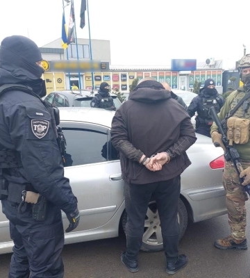 На Волині викрили лікарів та ІТ-фахівців, які спеціалізувалися на переправленні чоловіків через кордон