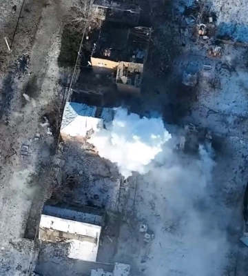 Рації від &quot;5 каналу&quot; вже допомагають військовим нищити рашистів на Бахмутському напрямку: збір коштів триває