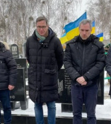 Мери Варшави, Братислави, Праги та Будапешту вшанували загиблих українських воїнів у Бучі
