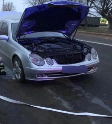 У Рівному біля Луцького кільця під час руху загорілось авто