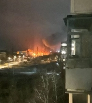 В Бердянске прогремели взрывы и начался пожар