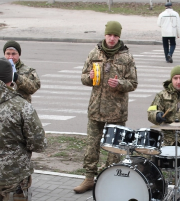 Військові музиканти привітали місто-герой Миколаїв зі святом Маланки