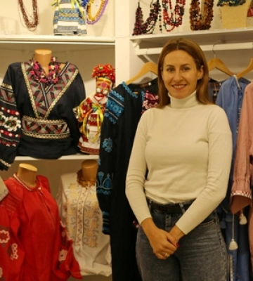 Дизайнерка з Луцька виграла грант для розвитку бізнесу вишиванок 
