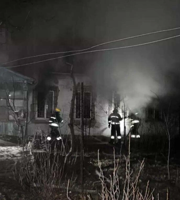 В АНД районі Дніпра вночі горів будинок