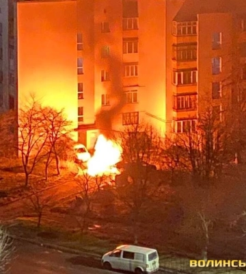 У Луцьку коктейлем Молотова спалили авто, – очевидці