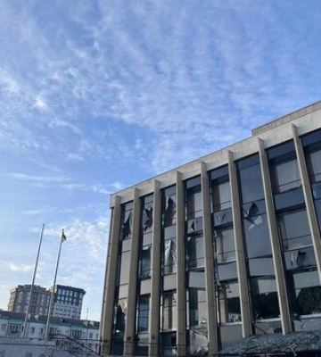 Ракетна атака по Києву: у Голосіївському районі виникла пожежа, за попередніми даними через обстріл