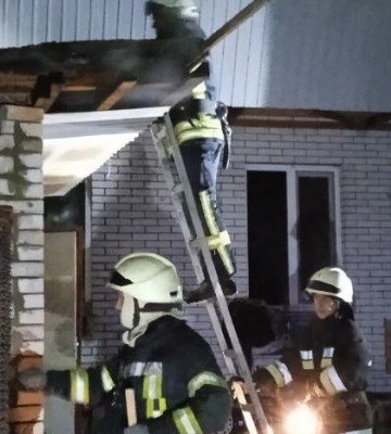 На Запоріжжі рятувальники витягли з-під завалів трьох людей