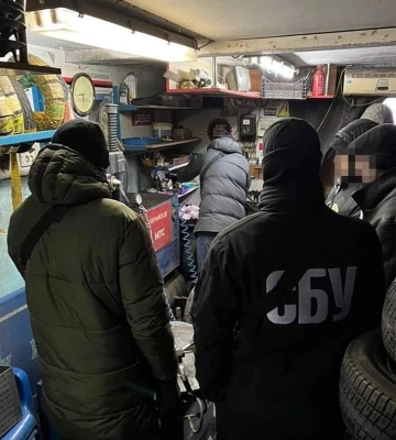 Збут наркотиків і переробка зброї: на Полтавщині викрили злочинну групу