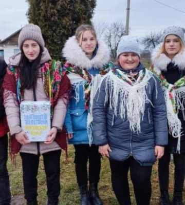 На Рівненщині школярі наколядували кошти на ЗСУ