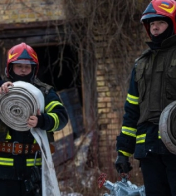 Рятувальники ліквідували наслідки ворожої атаки у Києві