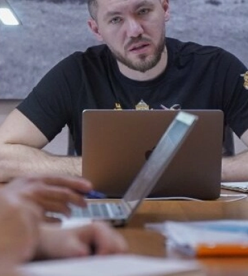 У Полтаві тривають підготовчі роботи для монтажу модульного містечка